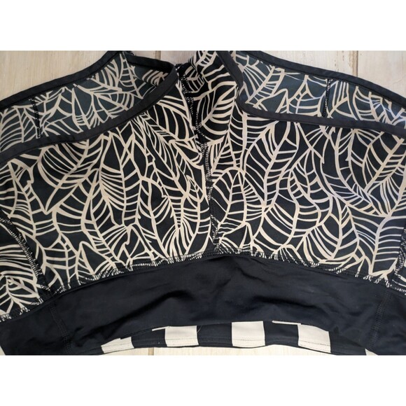 Lululemon Pretty Palm Run Times Shorts  SIZE 6 Black White Speed Shorts - Picture 4 of 6